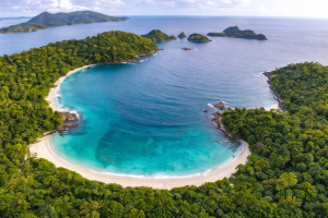 Read more about the article Green Island Banyuwangi: Surga Tersembunyi untuk Liburanmu!